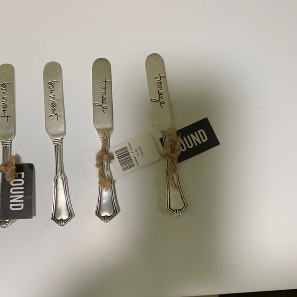 Found silverware set of four - Picture 2 of 12